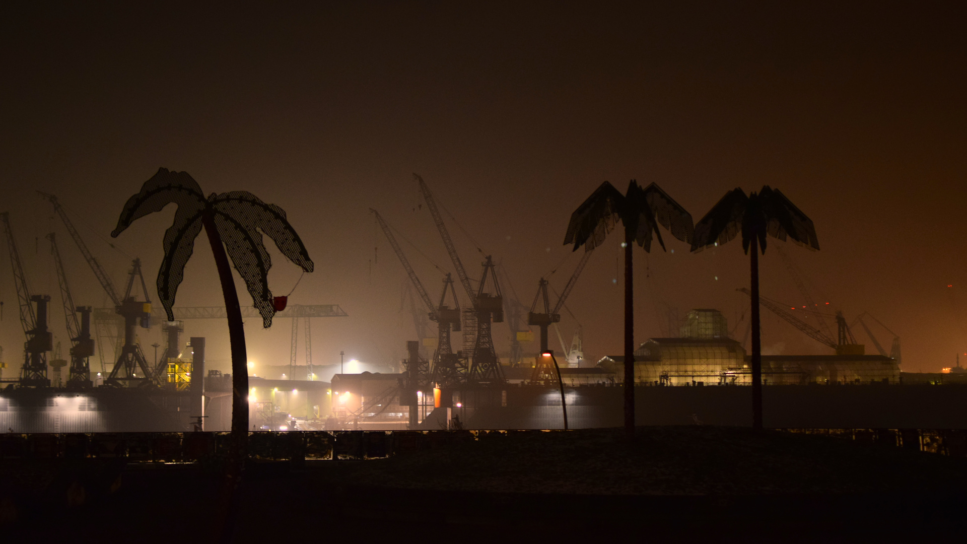 St. Pauli bei Nacht — Neonlicht, Asphalt, Hafen